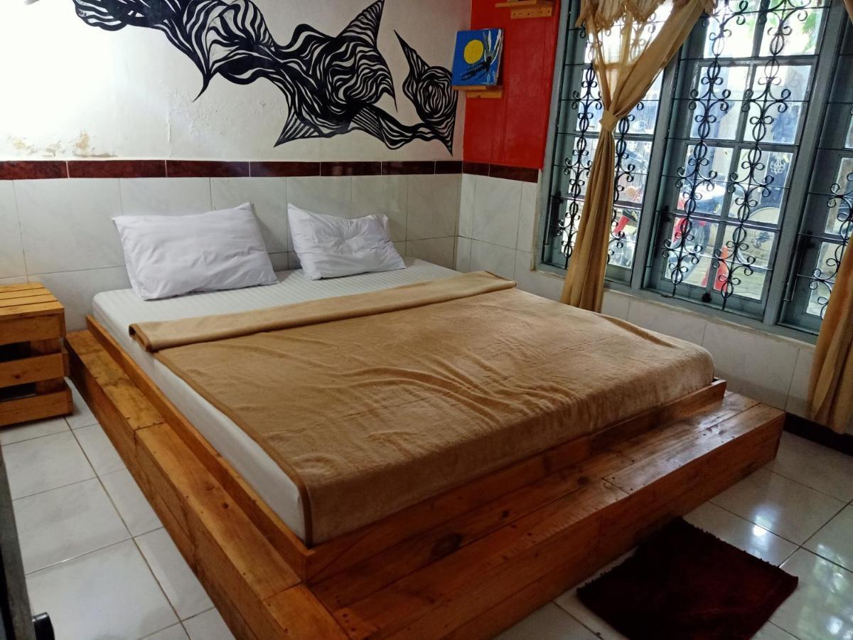 Deoplet Homestay & Gallery Джокьякарта Экстерьер фото