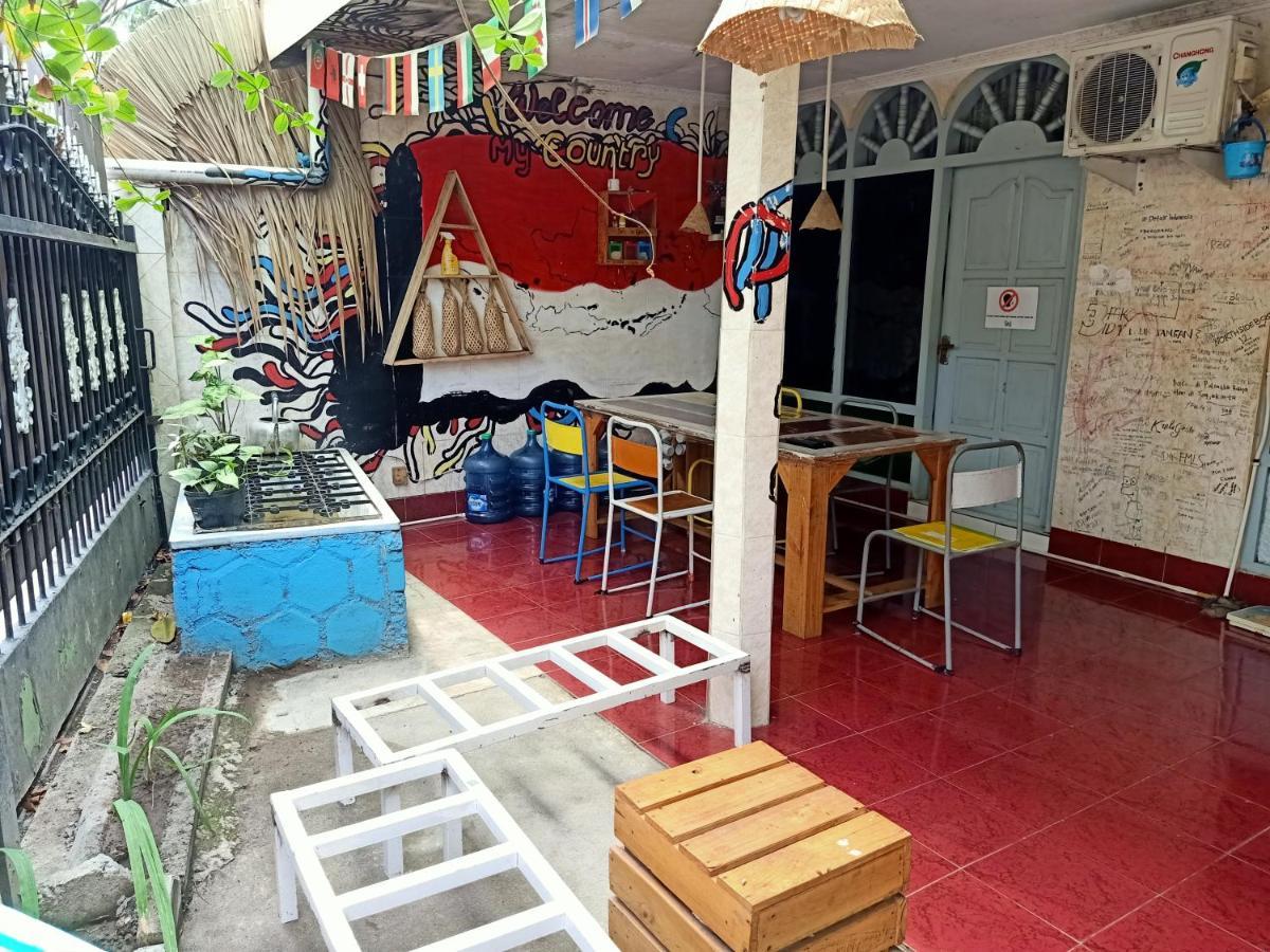 Deoplet Homestay & Gallery Джокьякарта Экстерьер фото